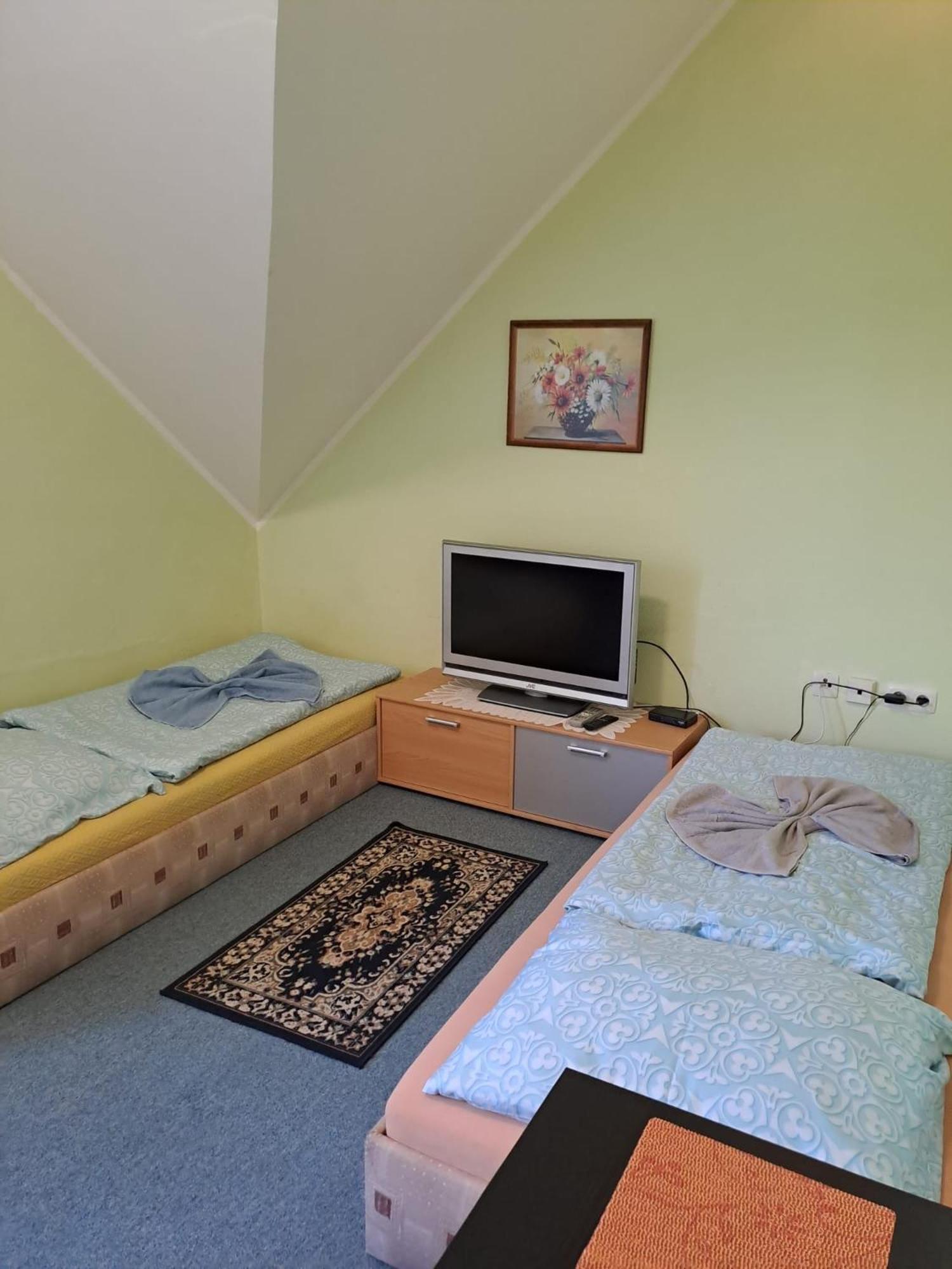 Hotel Kamenny Vrch ホムトフ エクステリア 写真